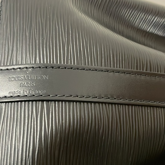 Louis Vuitton Epi Petit Noe Black EUC - Picture 5 of 12